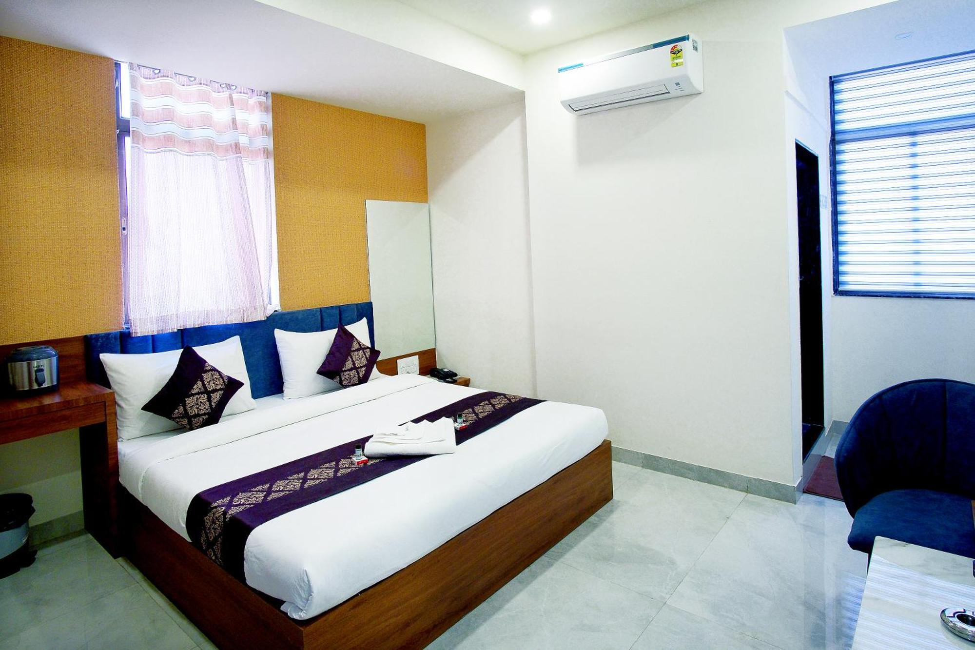 Hotel The Marion Nashik Exterior photo