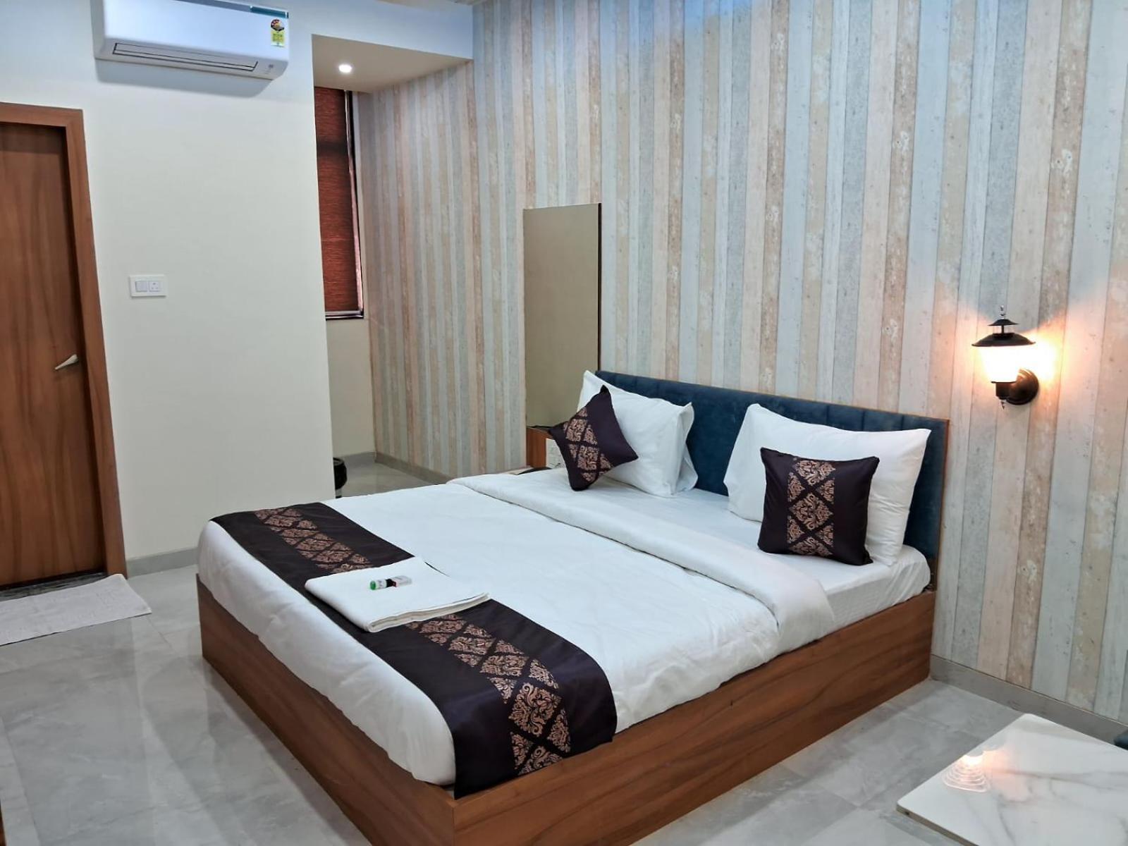 Hotel The Marion Nashik Exterior photo